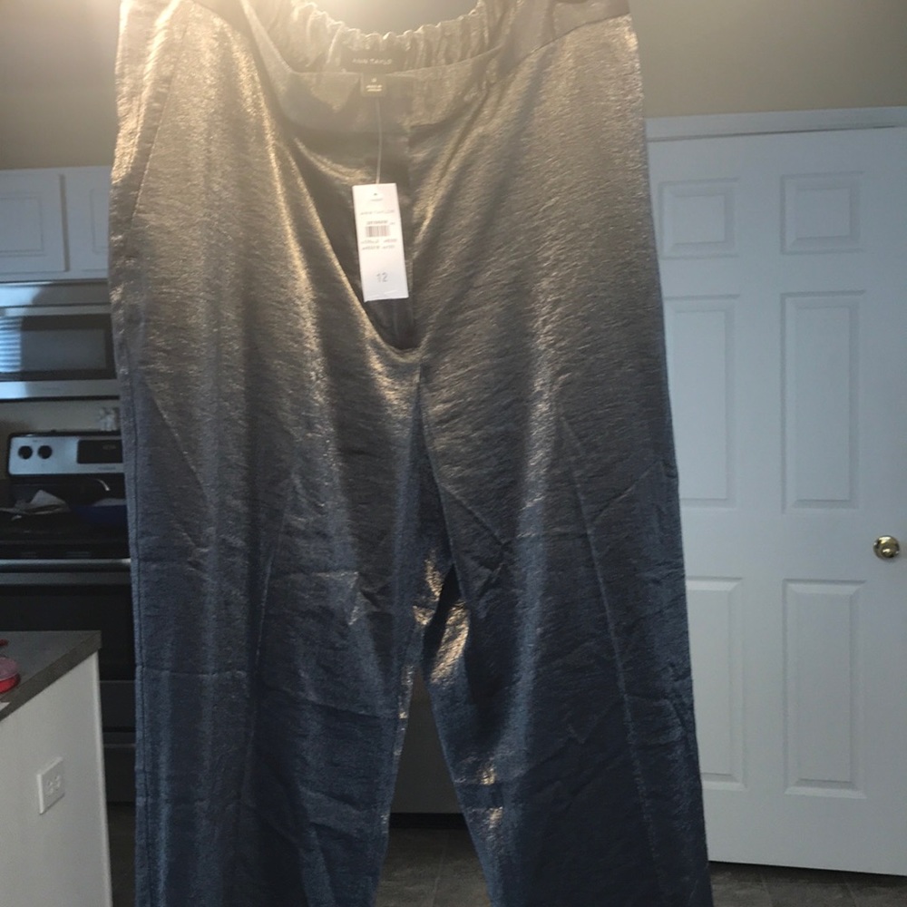 Ann Taylor Platinum cropped pant